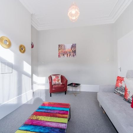 3 Bedroom Saks - 2 Living Area House In Newland Ave Hull 킹스턴어폰헐 외부 사진