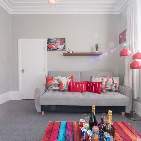 3 Bedroom Saks - 2 Living Area House In Newland Ave Hull 킹스턴어폰헐 외부 사진