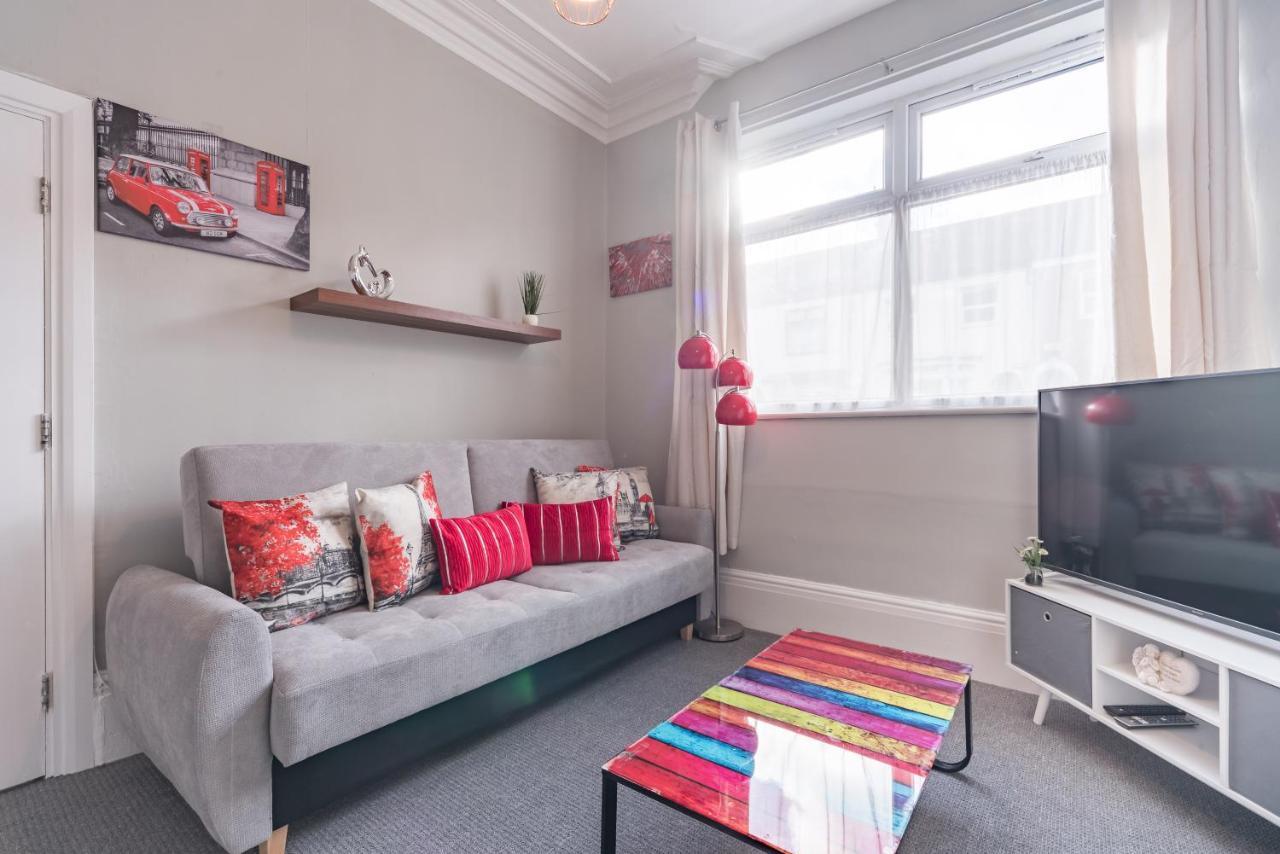 3 Bedroom Saks - 2 Living Area House In Newland Ave Hull 킹스턴어폰헐 외부 사진