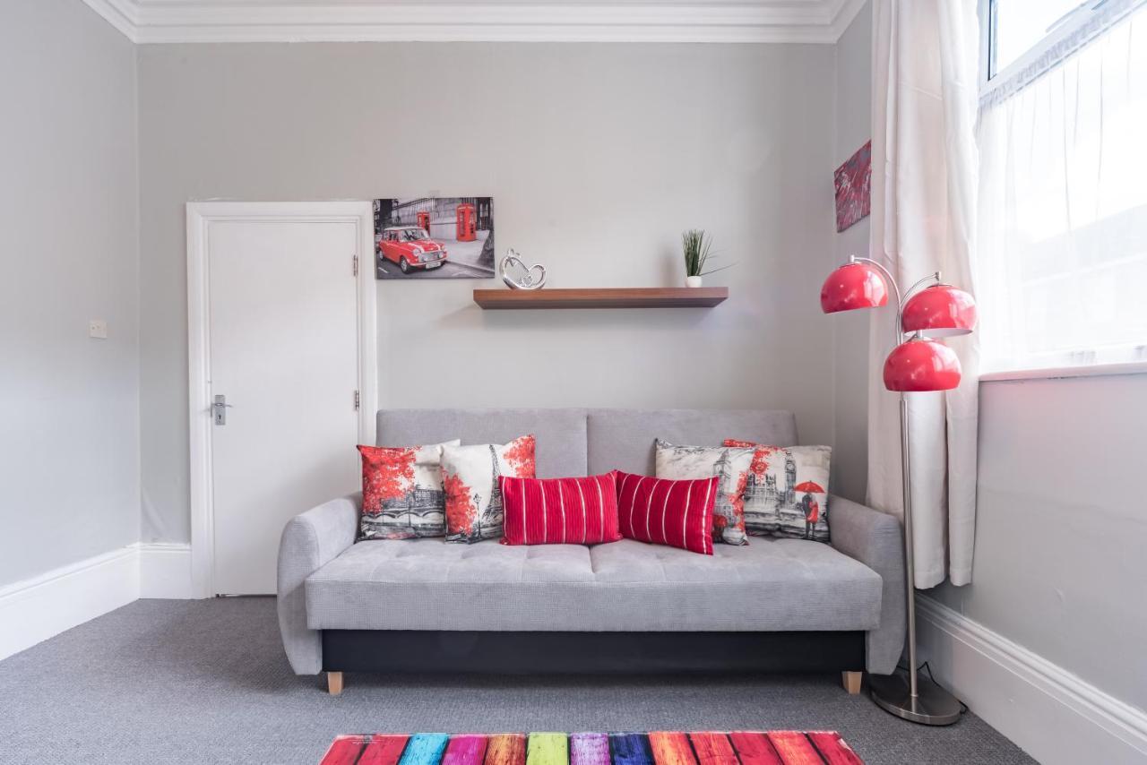 3 Bedroom Saks - 2 Living Area House In Newland Ave Hull 킹스턴어폰헐 외부 사진