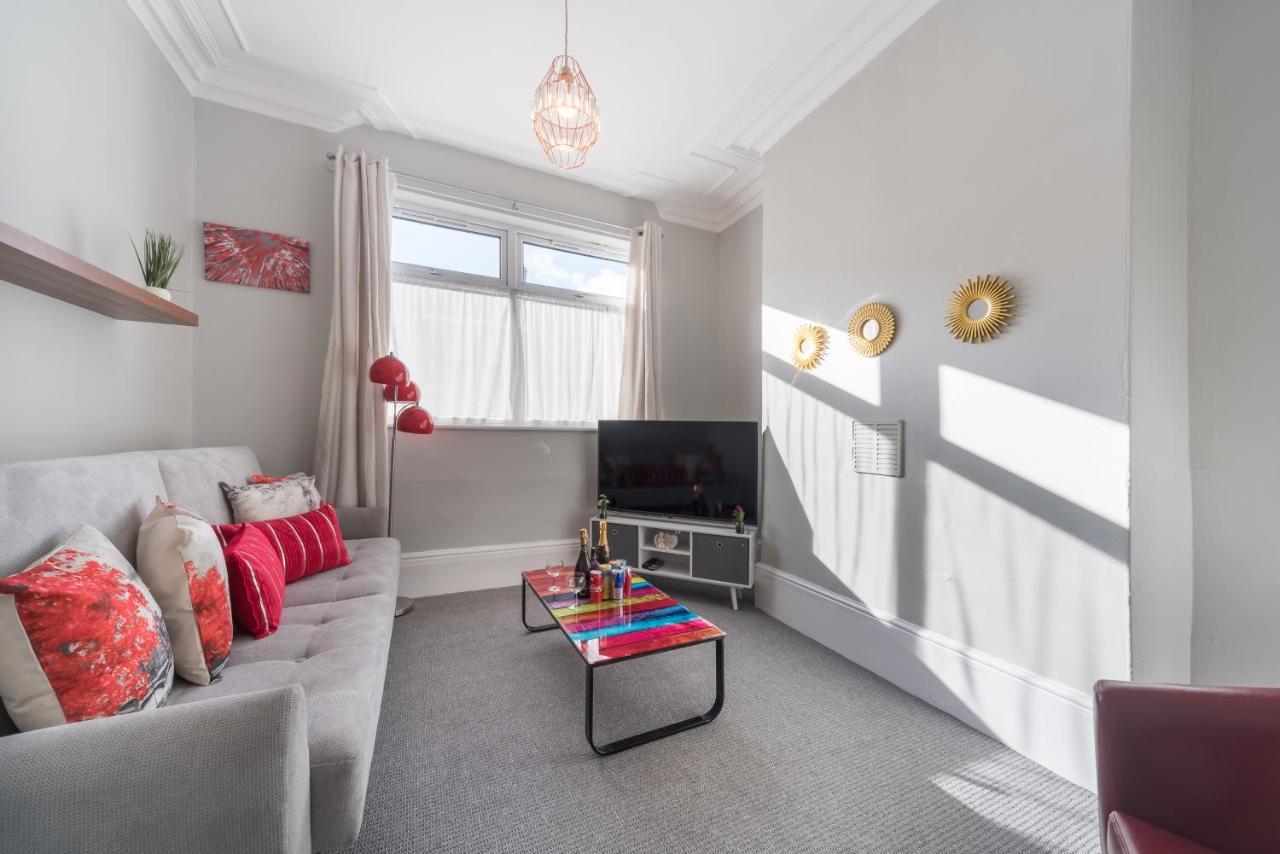 3 Bedroom Saks - 2 Living Area House In Newland Ave Hull 킹스턴어폰헐 외부 사진