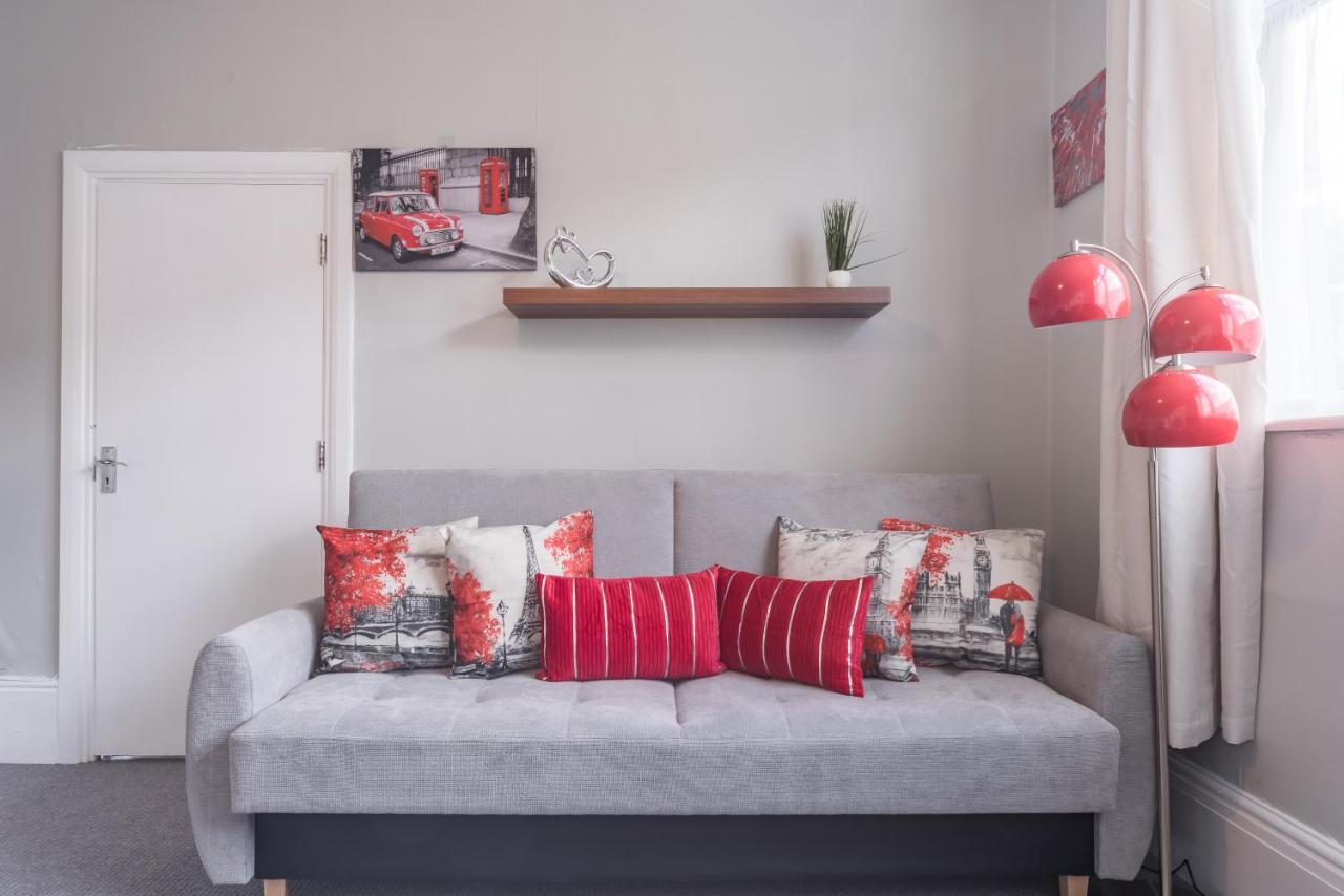 3 Bedroom Saks - 2 Living Area House In Newland Ave Hull 킹스턴어폰헐 외부 사진