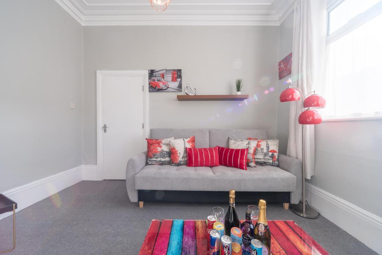 3 Bedroom Saks - 2 Living Area House In Newland Ave Hull 킹스턴어폰헐 외부 사진